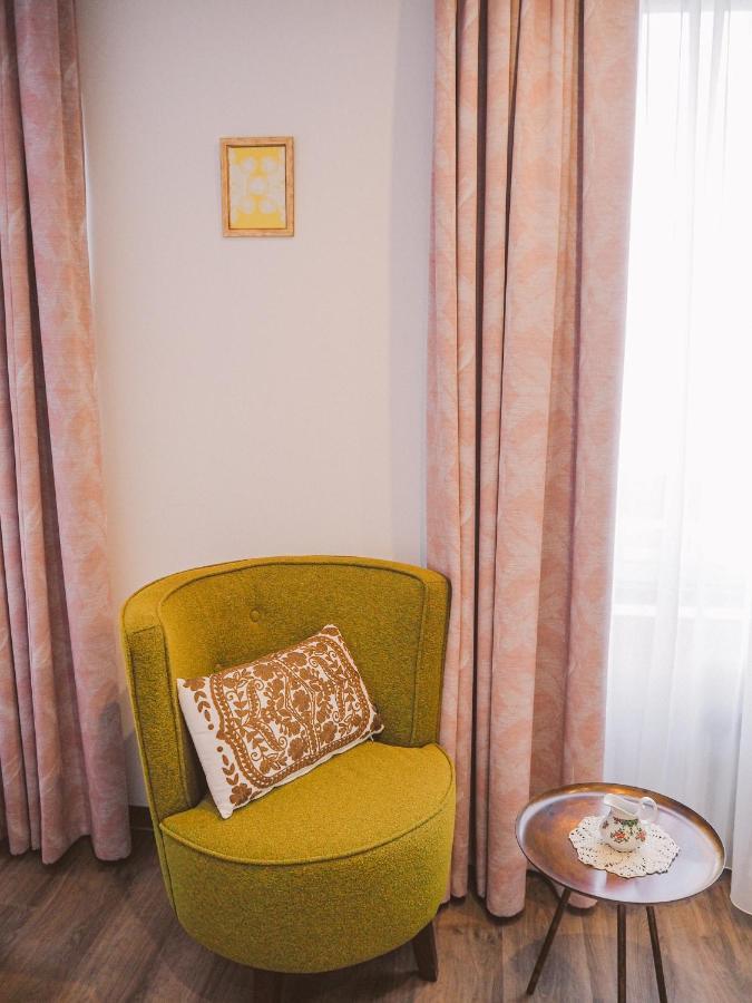 Tante Alma'S Muelheimer Hotel Мильгейм-на-Руре Экстерьер фото